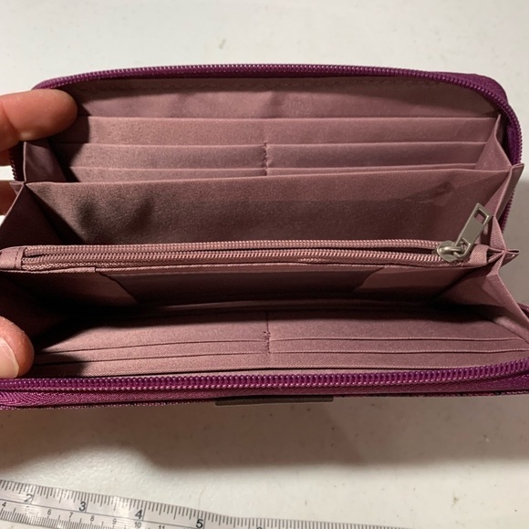 TRAVELON Safe ID RFID Blocking Wallet Purple Floral Wristlet EUC - Picture 4 of 9